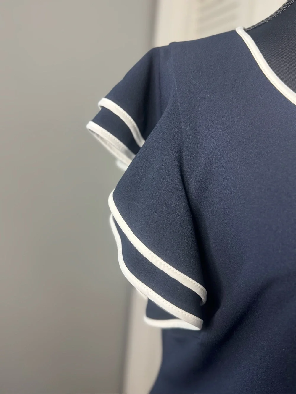 Tommy Hilfiger Navy White Trim Classic Modest flutter Sleeve Shift Dress 14